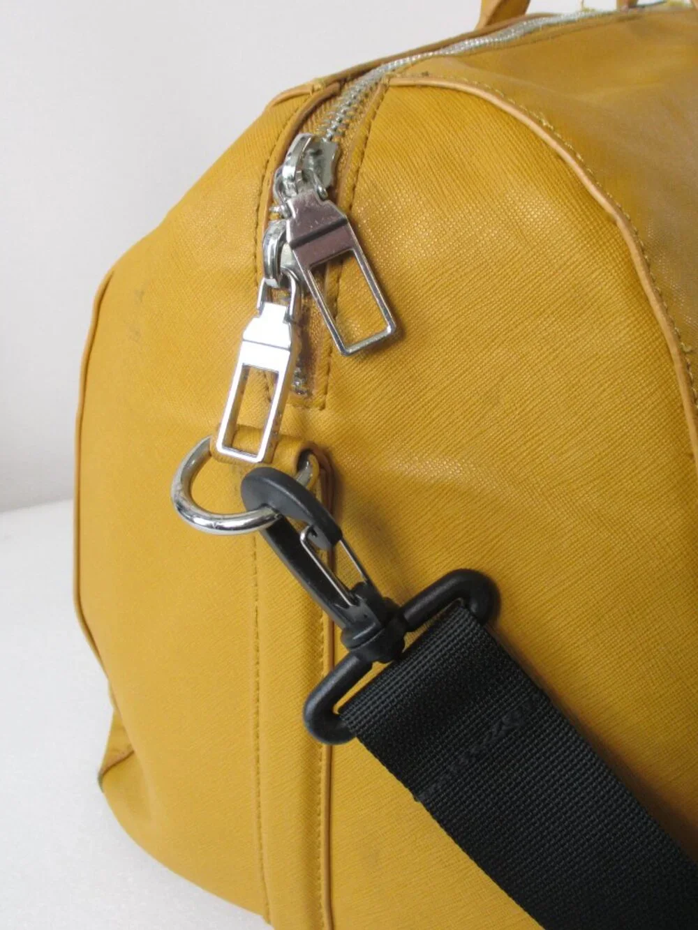 ZARA DUFFLE BAG